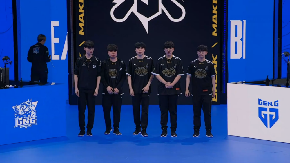 得有些被动 得有些被动