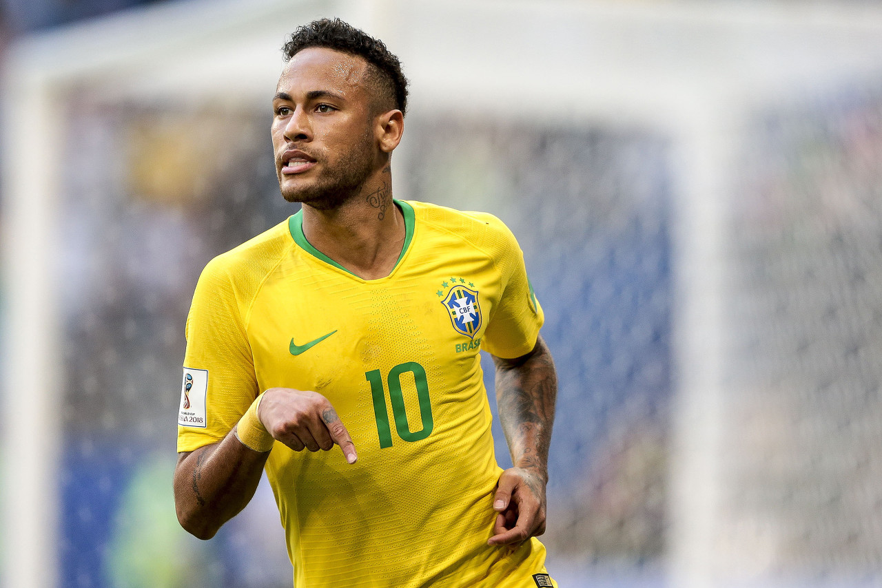 凭借压倒性 凭借压倒性