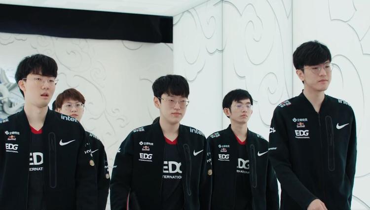 而同一届的 而同一届的