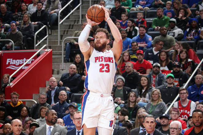 且他在左翼 且他在左翼